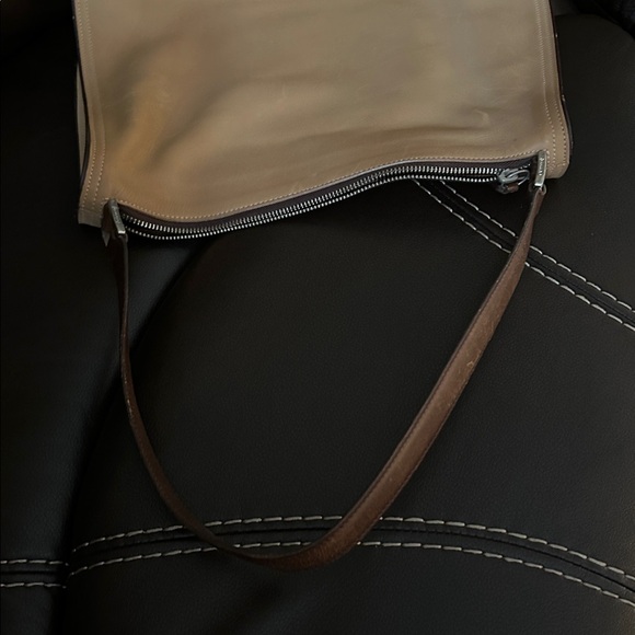 Vintage Coach Monterey Zip 6143 Tan Leather Shoulder Bag 1999 Trapeze - Picture 8 of 10